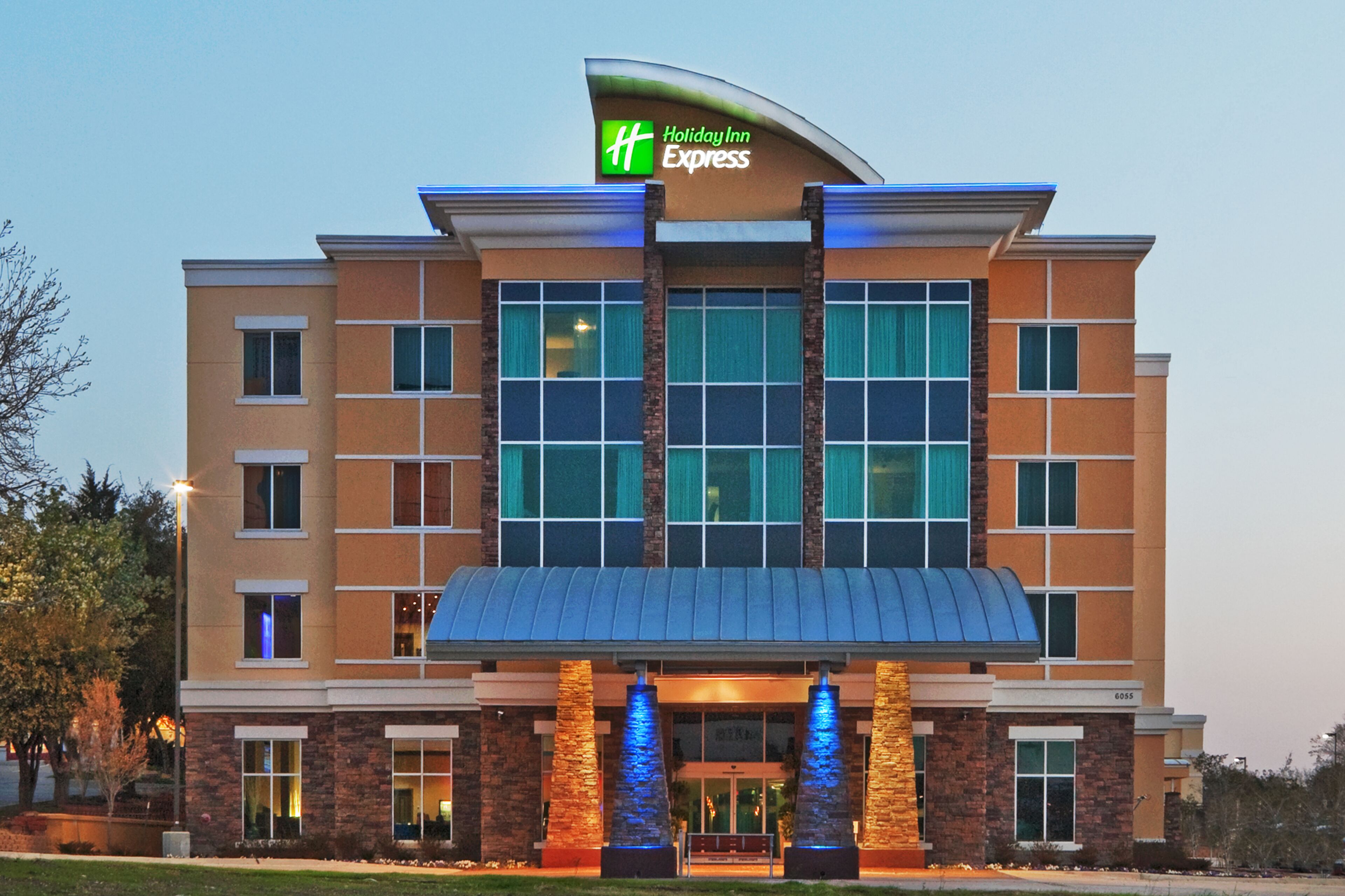 Holiday Inn Express & Suites North Dallas at Preston in Dallas, United States