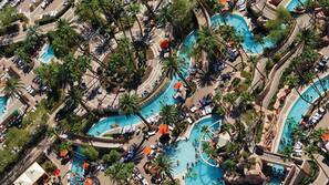4 outdoor pools