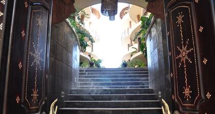 El Taj Oceanfront & Beachside Condo Hotel