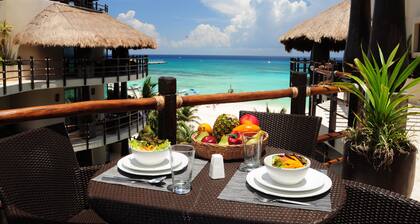 El Taj Oceanfront & Beachside Condo Hotel