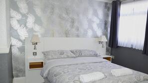 Free WiFi, linens