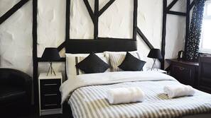 Free WiFi, linens