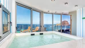 Bain à remous intérieur