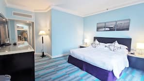 Down duvet, minibar, in-room safe, desk