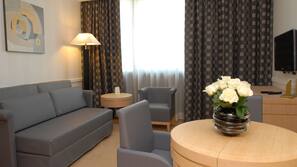 Luxe beddengoed, donzen dekbedden, een kluis op de kamer