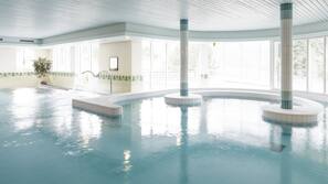 Innenpool, Liegestühle