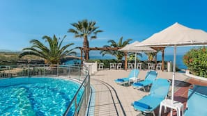 Indoor pool, 5 outdoor pools, pool umbrellas, sun loungers