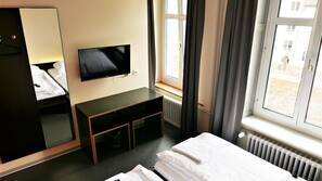 Allergikerbettwaren, Verdunkelungsvorhänge, Bügeleisen/Bügelbrett