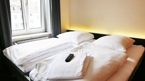 Allergikerbettwaren, Verdunkelungsvorhänge, Bügeleisen/Bügelbrett