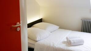 Allergikerbettwaren, Verdunkelungsvorhänge, Bügeleisen/Bügelbrett