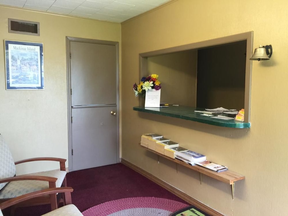 Motel Reedsburg 2018 Room Prices Deals Reviews Expedia Bathroom Featured Image Reception