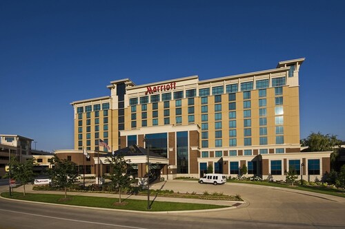 Hotels With Jacuzzi In Room Bloomington Suites From 56 Bloomington Normal Marriott Hotel Conference Center