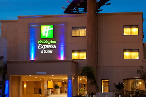 Great Place to stay Holiday Inn Express Hotel & Suites Woodland Hills near Woodland Hills