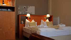 Hochwertige Bettwaren, Minibar, Zimmersafe, individuell eingerichtet