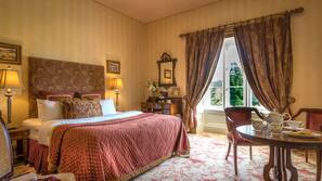 In-room safe, iron/ironing board, free WiFi