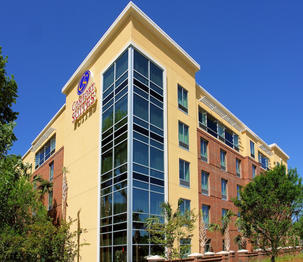 Comfort Suites Charleston West Ashley in Charleston Best Rates