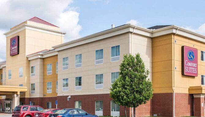 Comfort Suites Near Indianapolis Airport In Indianapolis In Expedia