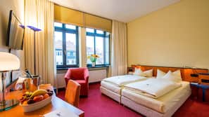 Minibar, Schreibtisch, Bügeleisen/Bügelbrett