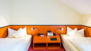 Minibar, Schreibtisch, Bügeleisen/Bügelbrett