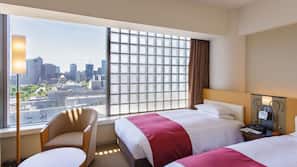 Down duvet, in-room safe, desk, blackout curtains