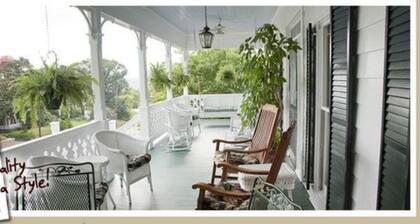 Red Bluff Cottage