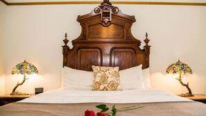 Premium bedding, in-room safe, iron/ironing board, free WiFi