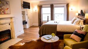 Premium bedding, in-room safe, iron/ironing board, free WiFi