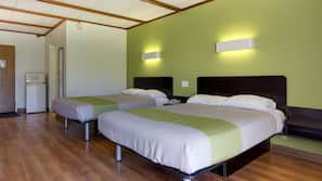 Free WiFi, linens