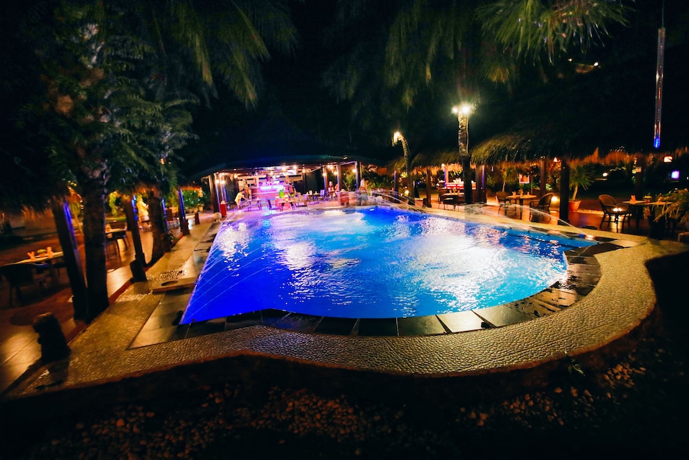 Paradise Garden Resort Hotel & Convention Center: 2019 Room Prices $95