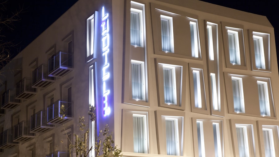 L'Hotel