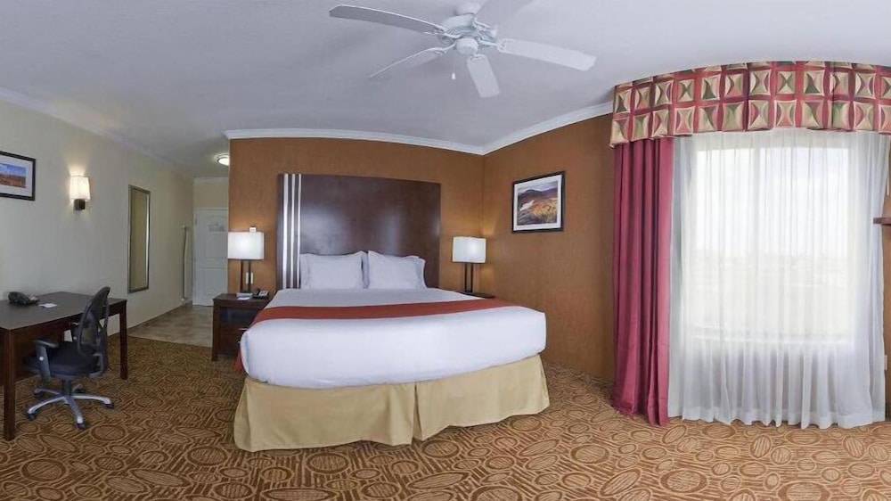 Holiday Inn Express Hotel & Suites Katy, an IHG Hotel