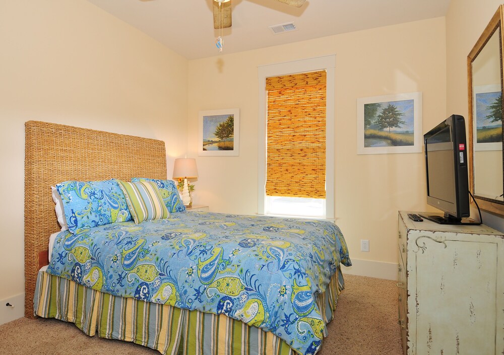 Room, North Beach Resort & Villas