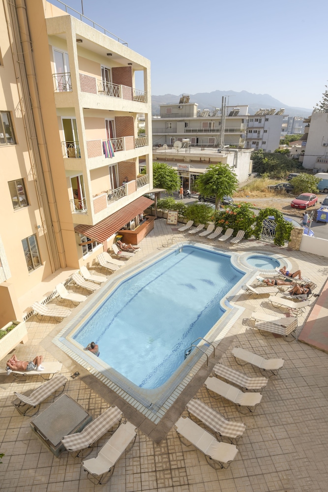 Foto - Captain's Hotel