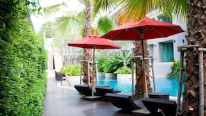 3 outdoor pools, open 8:00 AM to 6:00 PM, pool umbrellas, sun loungers