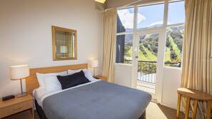 Down duvet, minibar, desk, iron/ironing board