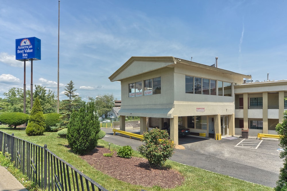 Red Carpet Inn In Stamford Best Rates Deals On Orbitz