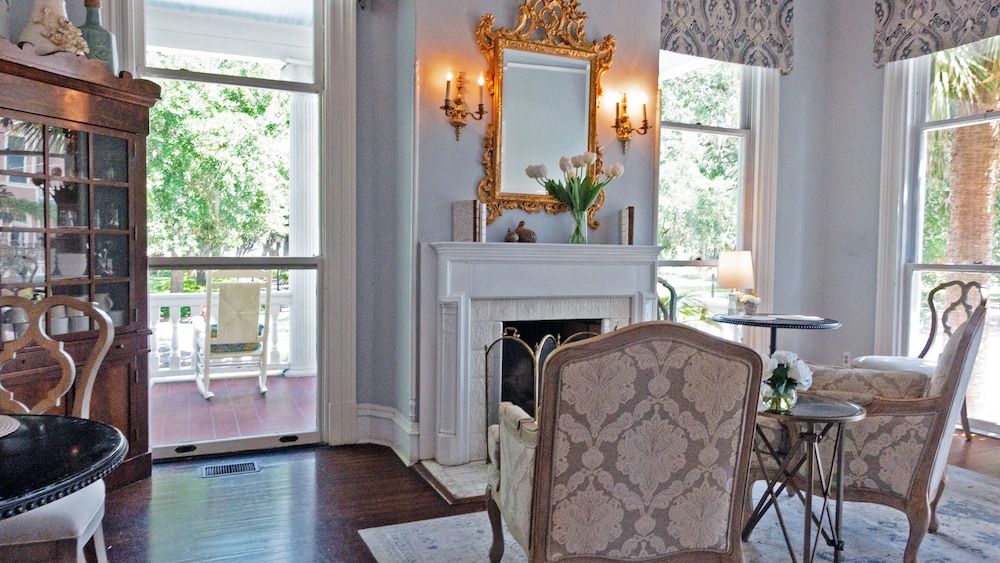 Forsyth Park Inn In Savannah Hotel Rates Reviews On Orbitz - Forsyth Dining Room Furniture Company Forsyth Park Inn In Savannah Hotel Rates Reviews On Orbitz - Forsyth Dining Room Furniture Company