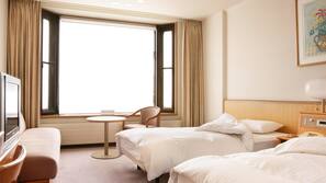 In-room safe, desk, blackout curtains, free WiFi