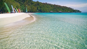 Private beach, free beach cabanas, sun loungers, beach umbrellas