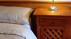 Desk, free WiFi