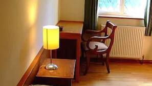 Desk, free WiFi