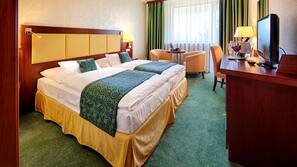 Surmatelas, minibar, coffre-forts dans les chambres, bureau