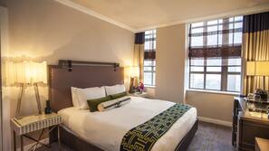 Frette Italian sheets, premium bedding, minibar, in-room safe