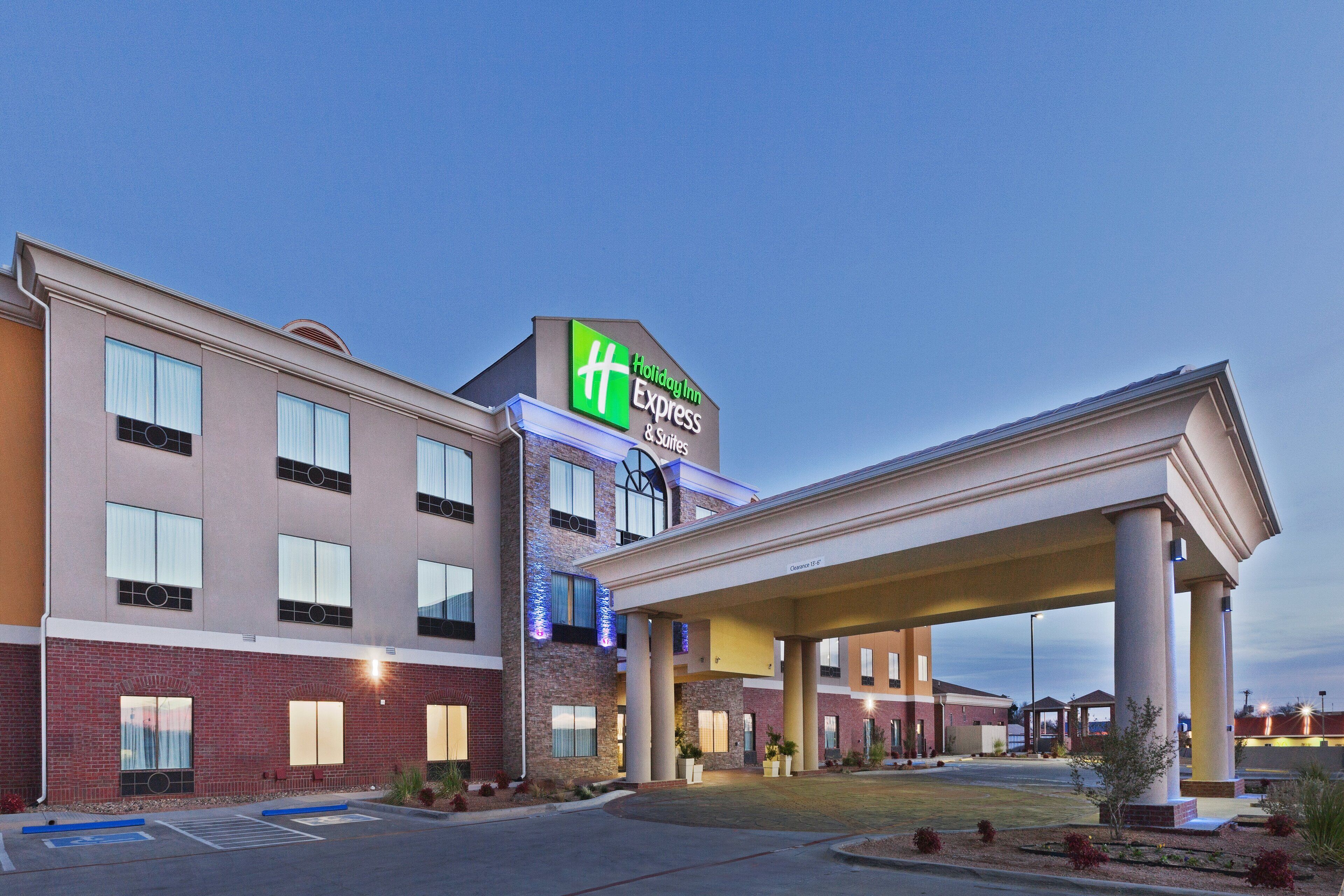 Holiday Inn Express & Suites Brownfield in Brownfield, United States