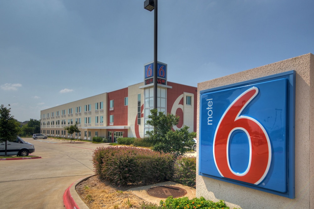 Motel 6 Roanoke, TX - Northlake - Speedway in Fort Worth | Best Rates