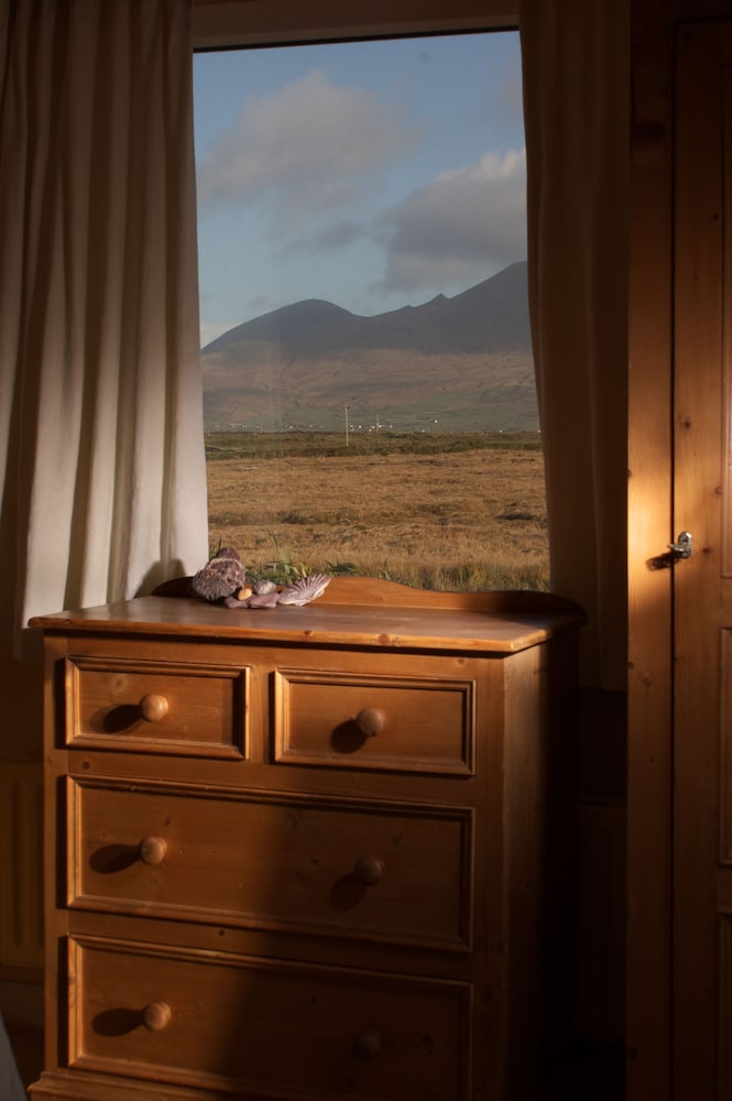 Gorman's Clifftop House Rooms, Reviews & Deals (Ballydavid, IRL) Wotif