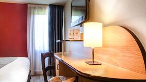 Centre d'affaires dans la chambre