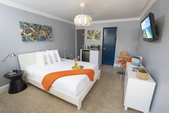 Hollywood Beach Suites, a South Beach Group Hotel