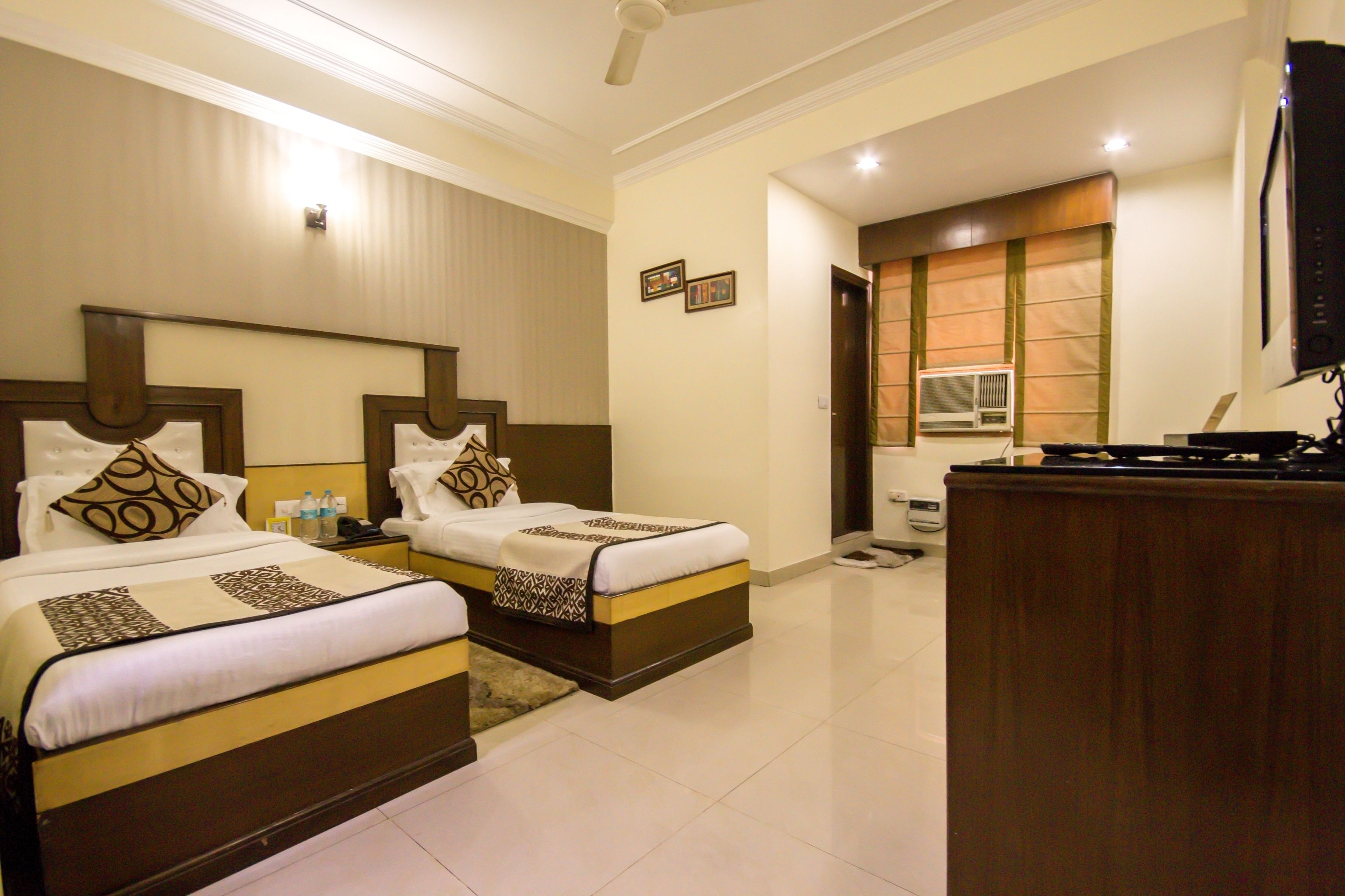 Hotel Grand Park Inn in Noida, India