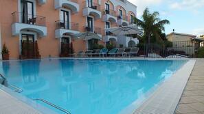 Piscina stagionale all'aperto